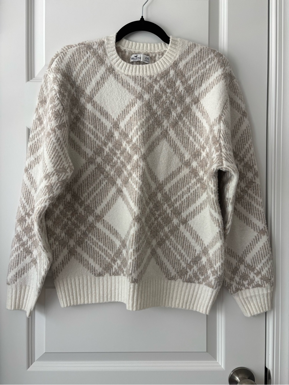Hollister Cream and Tan Plaid Crewneck Sweater XXS